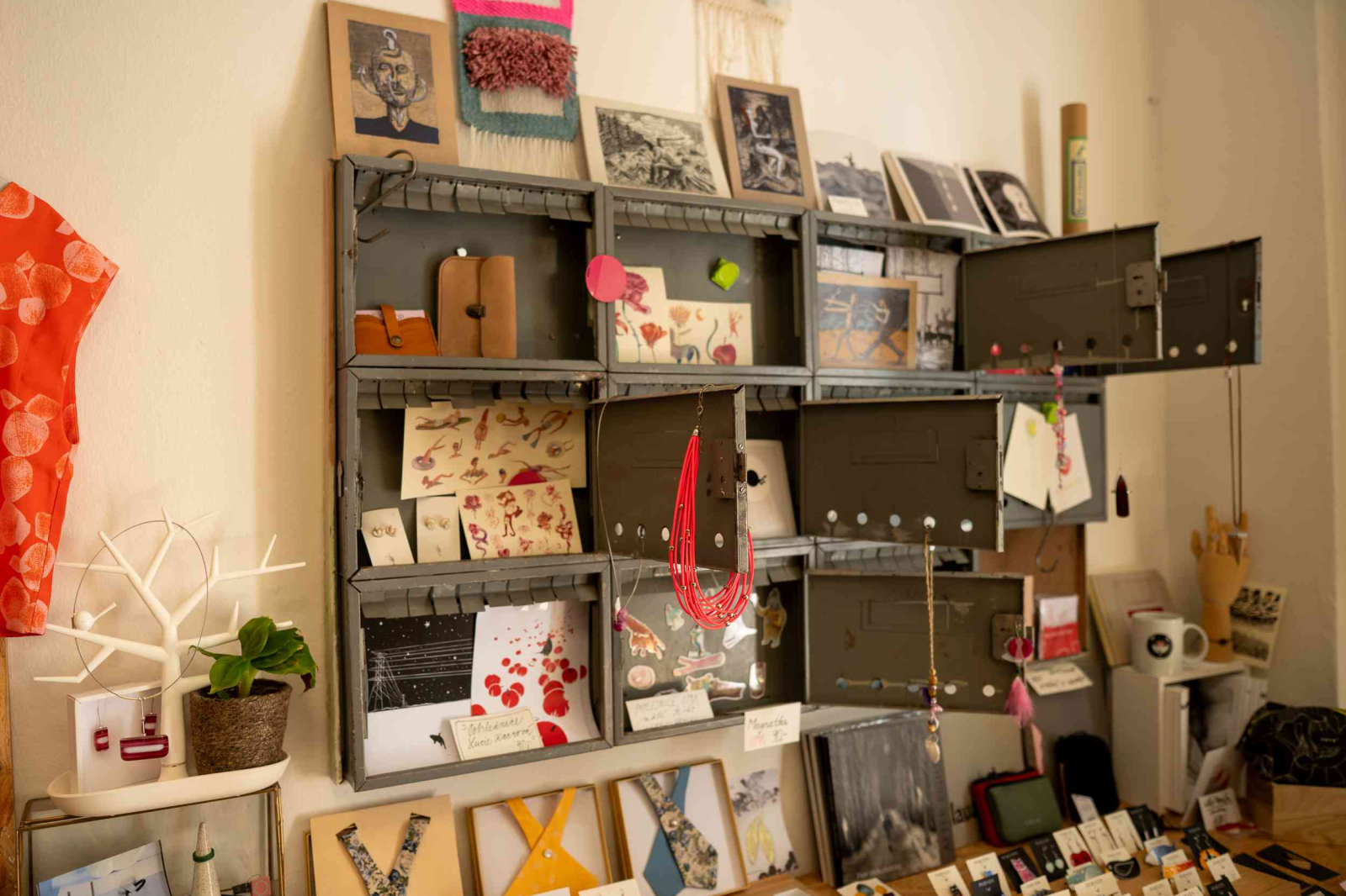 ESSE SHOP GALLERY SPACE