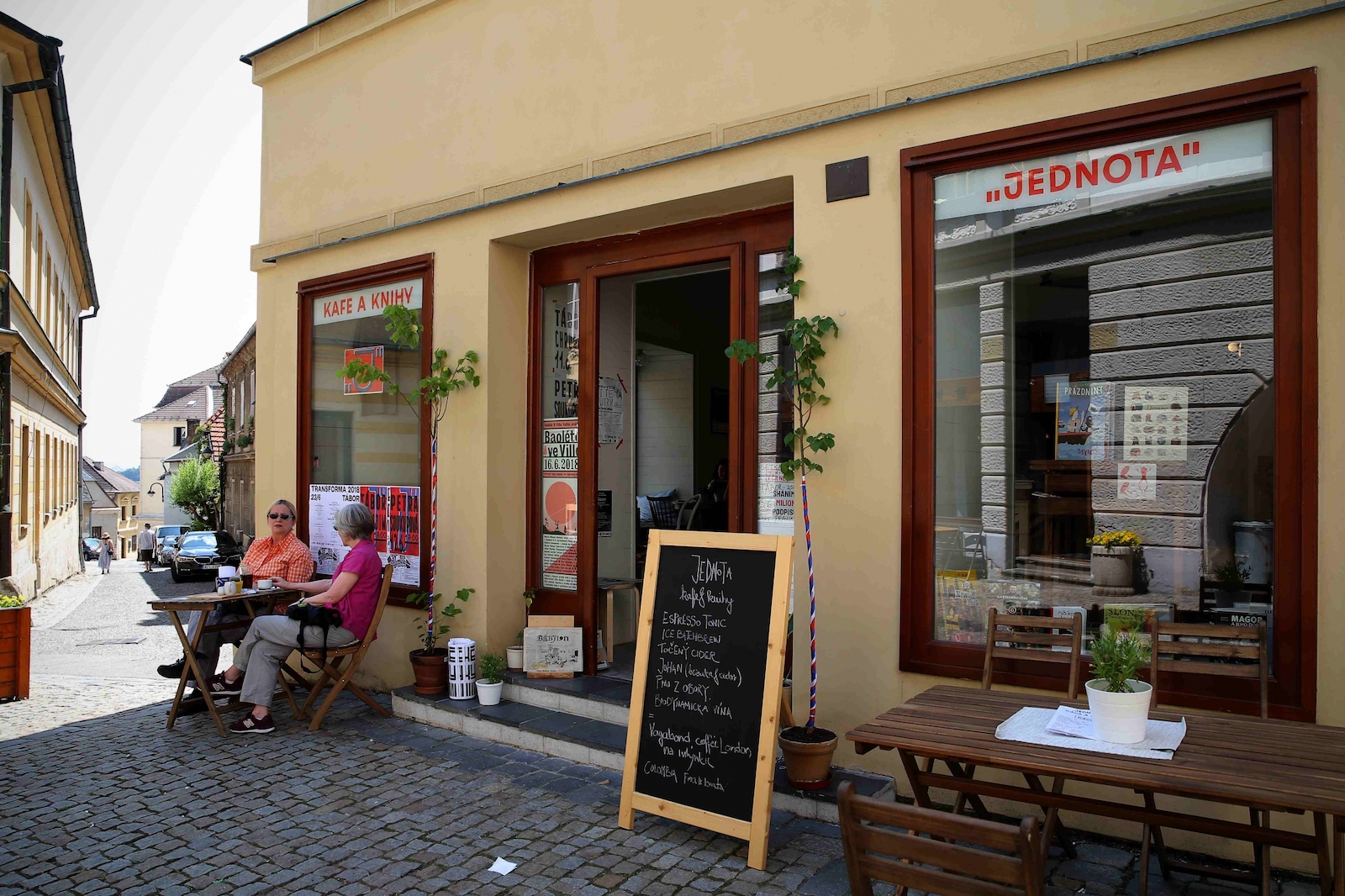 KAFE KNIHY JEDNOTA