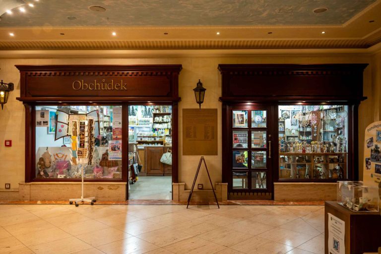 OTEVŘENÁ OKNA, z. ú. • Prodejní galerie Okénko